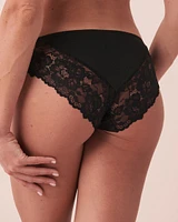 Culotte bikini coton et détail de dentelle festonnée