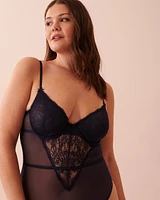 Combiné en dentelle et résille