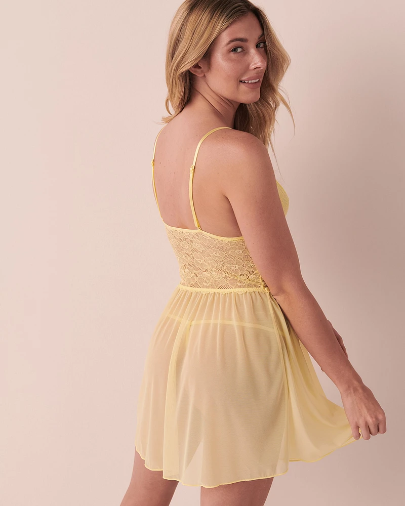 Nuisette plongeante dentelle et résille