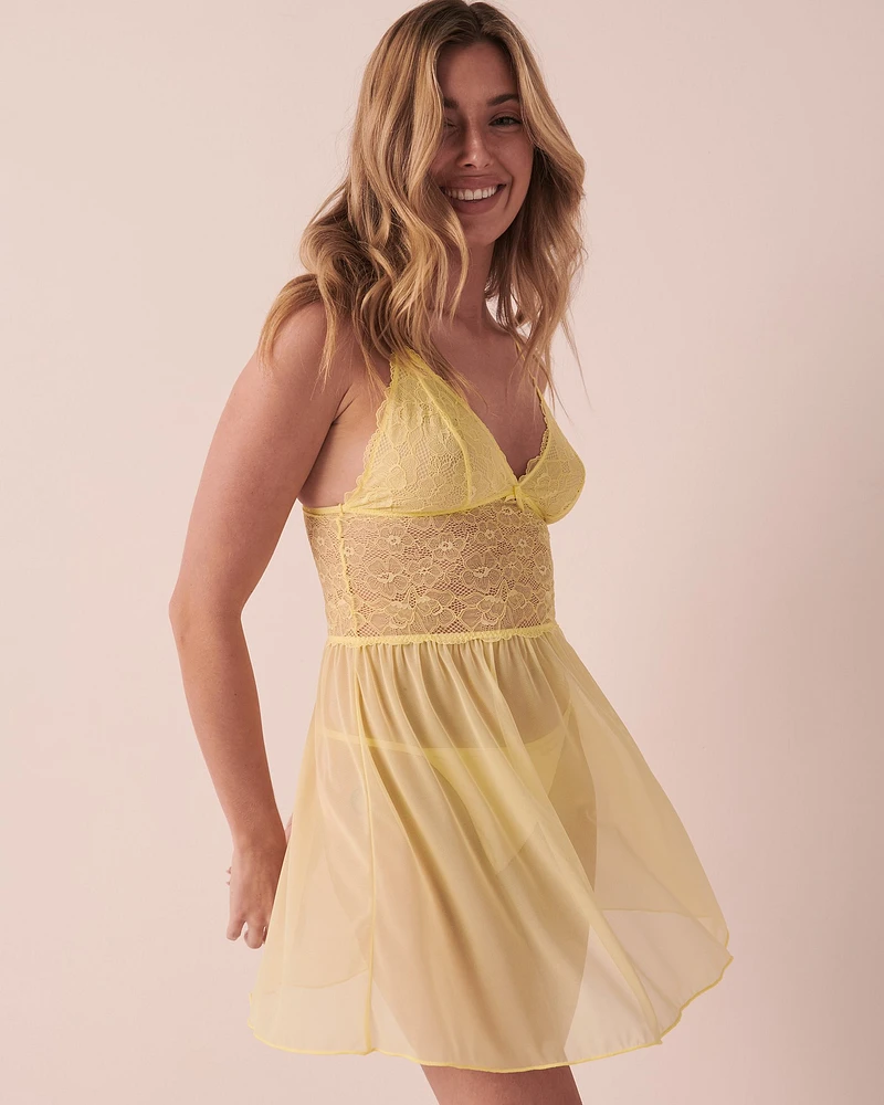 Nuisette plongeante dentelle et résille