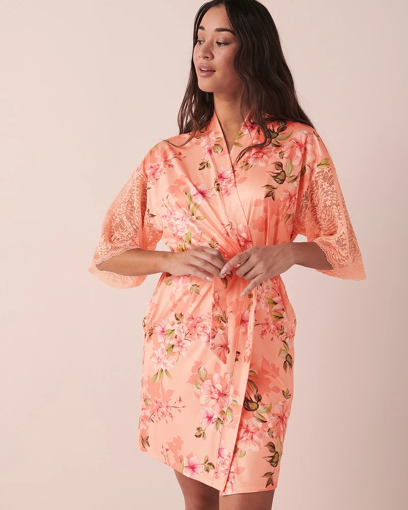 Kimono détail de dentelle en fibres recyclées