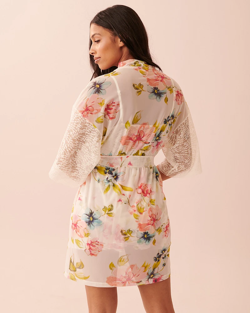 Kimono en résille et dentelle