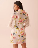 Kimono en résille et dentelle