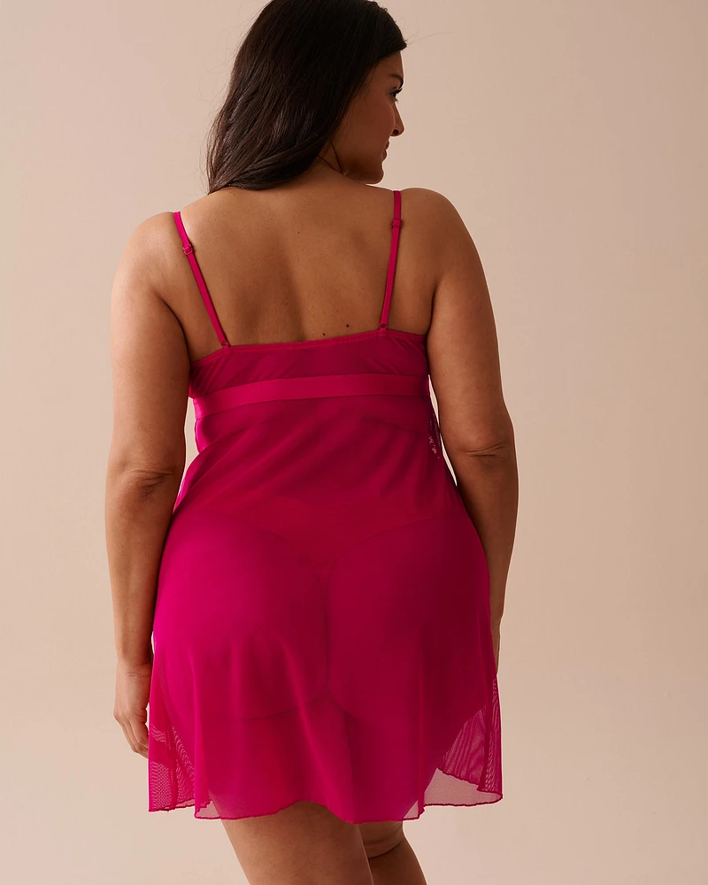 Nuisette en résille et dentelle festonnée