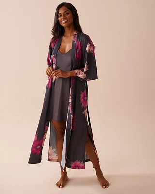 Kimono long en satin à imprimé floral