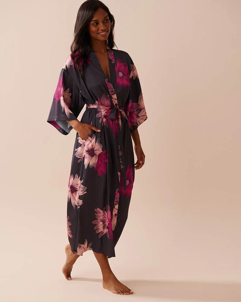 Kimono long en satin à imprimé floral