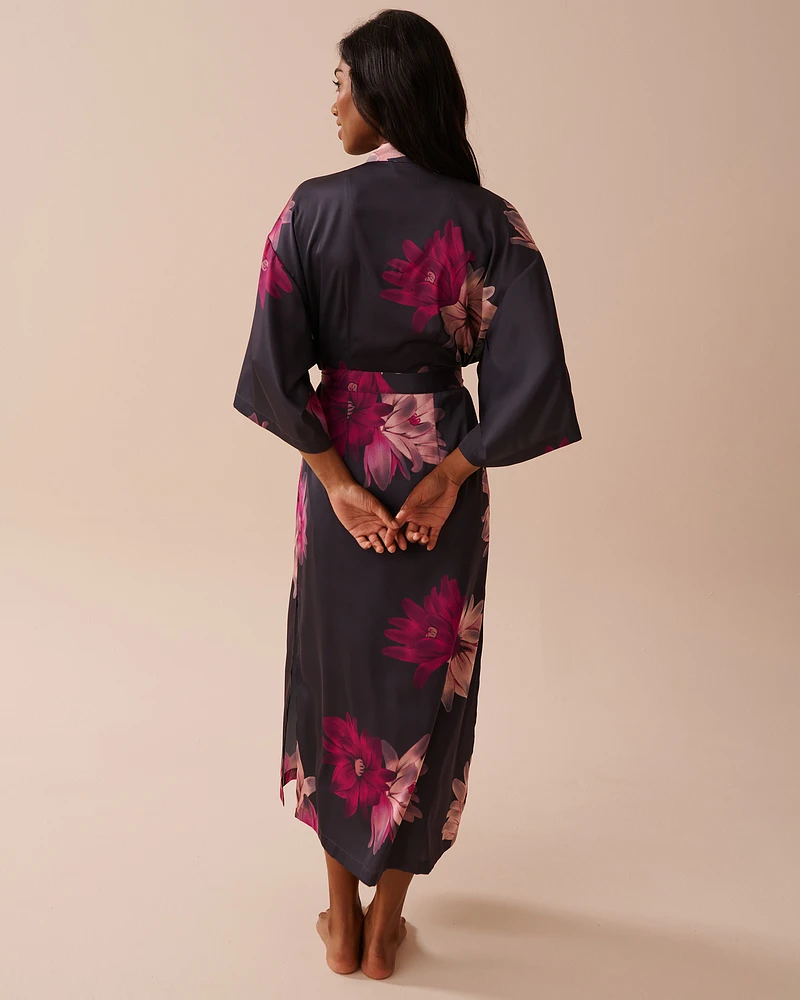 Kimono long en satin à imprimé floral