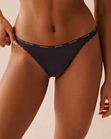 Culotte tanga microfibre et bordure de dentelle