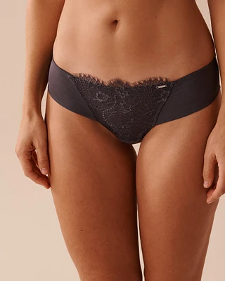 Culotte cheeky en dentelle et résille