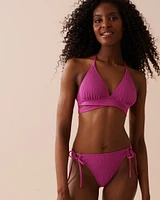 Haut de bikini triangle texturé à bandes croisées MAGENTA