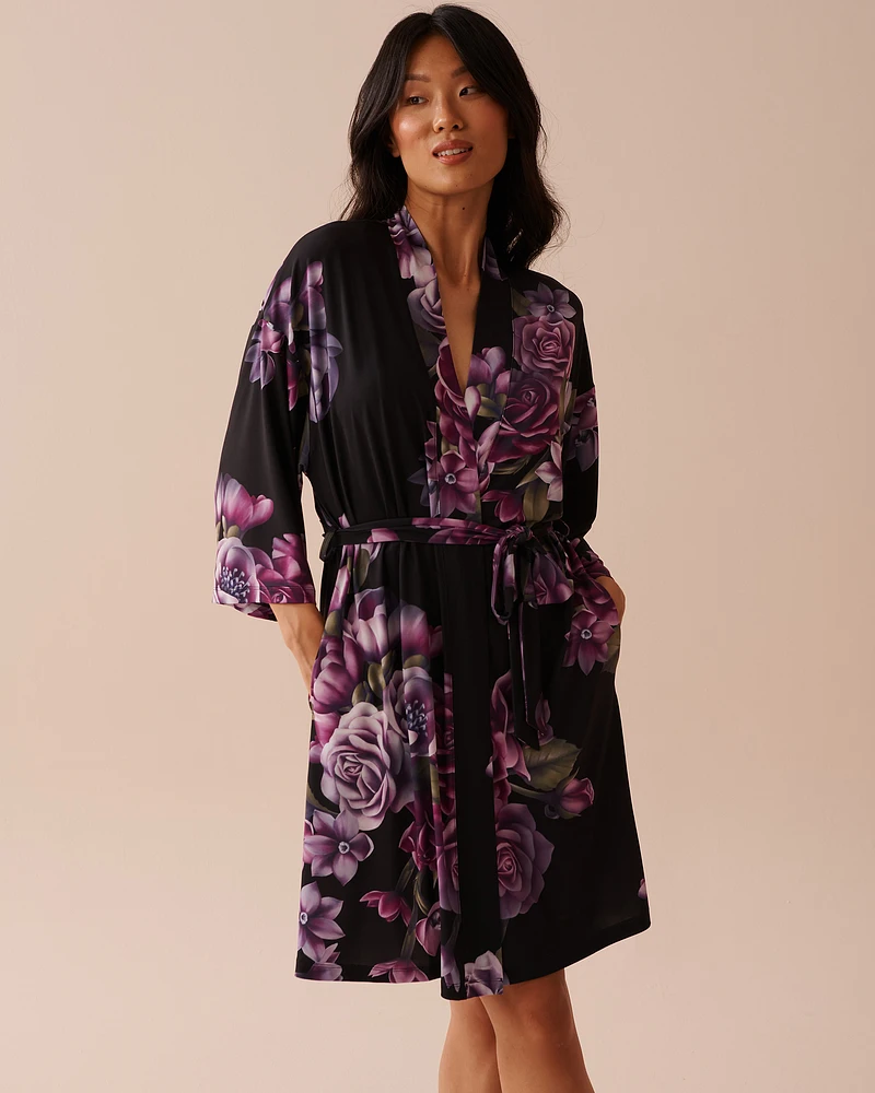 Kimono à fleurs violettes en fibres recyclées