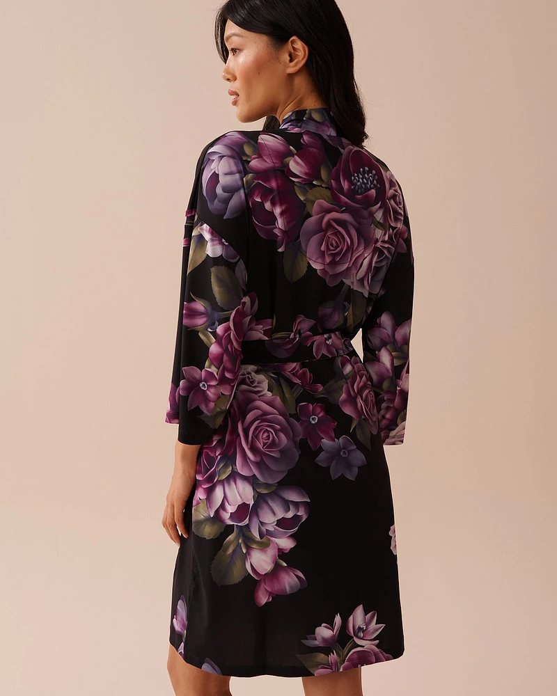 Kimono à fleurs violettes en fibres recyclées