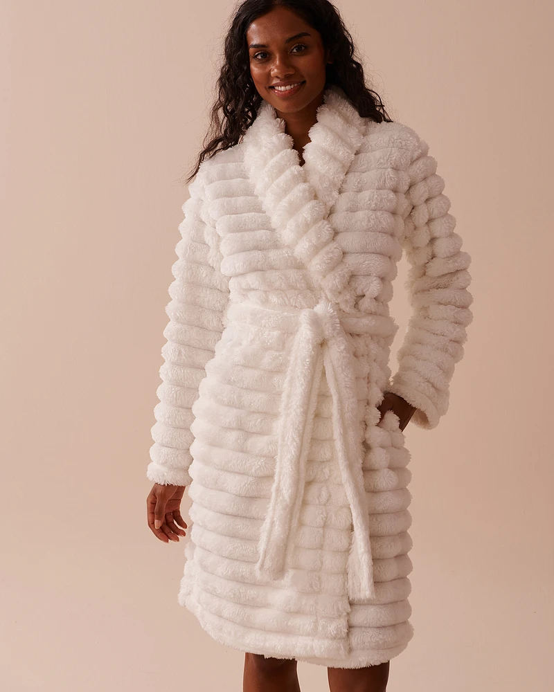 Robe de chambre en peluche douce à rayures texturées