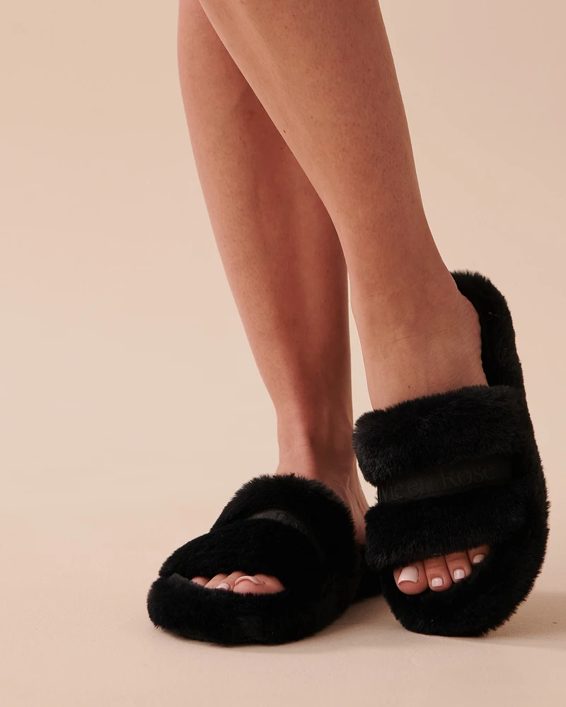 Pantoufles sandales en fausse fourrure