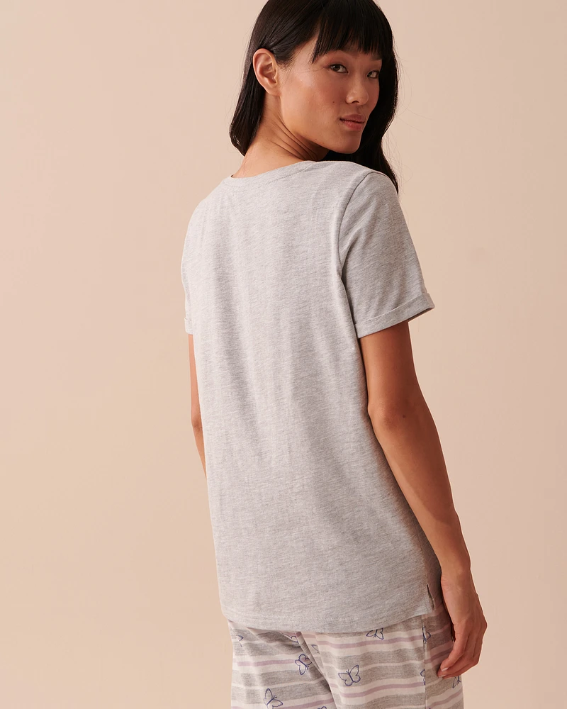 V-neck T-shirt