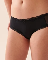 Culotte aux hanches microfibre et bordure de dentelle