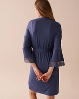 Kimono bordure de dentelle en jersey doux