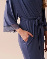 Kimono bordure de dentelle en jersey doux