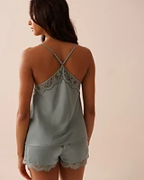 Camisole en satin bordure de dentelle