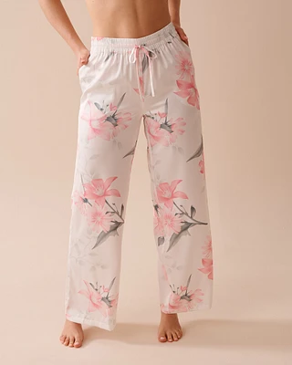 Pantalon en satin à fleurs roses
