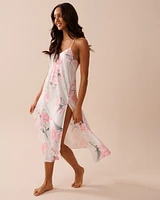 Nuisette longue en satin à fleurs roses