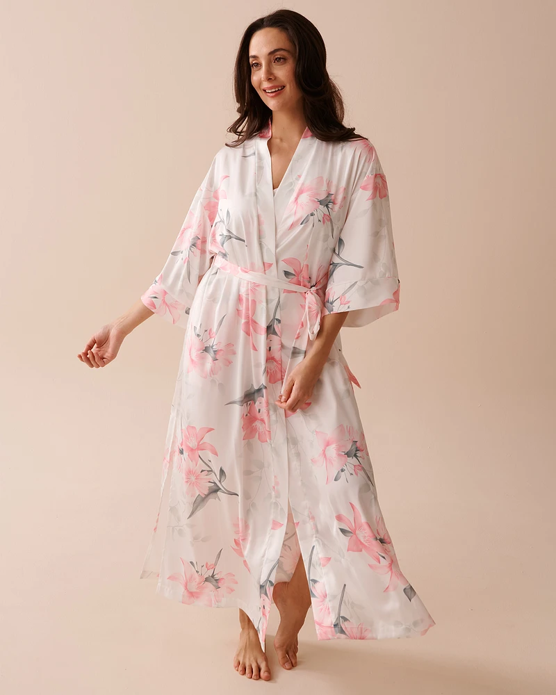 Kimono long en satin à fleurs roses
