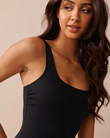 Maillot une-pièce texturé à encolure carrée