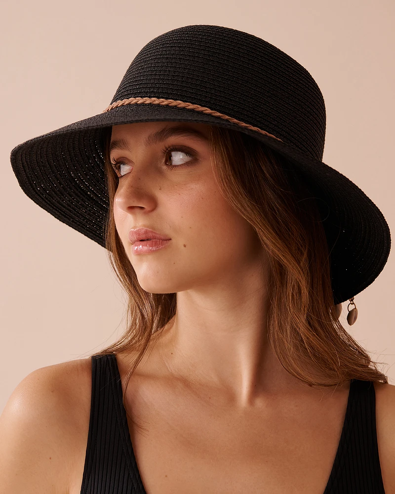 Chapeau cloche avec coquillages