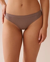 Culotte tanga côtelée en tissu sans coutures