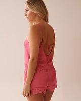 Camisole en satin bordure de dentelle