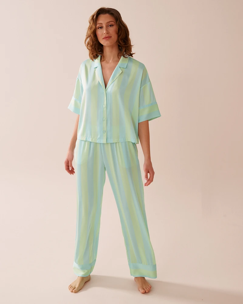 Ensemble pyjama rayé manches courtes en satin