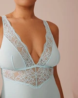 Combiné plongeant en microfibre et dentelle florale