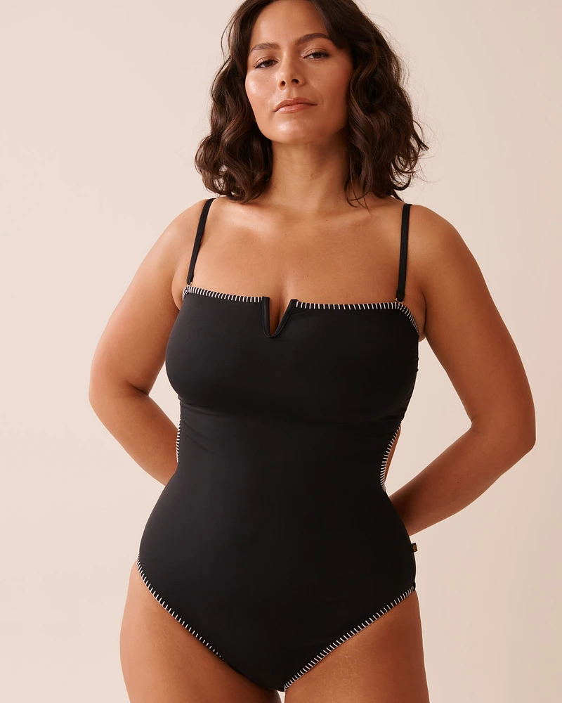 Maillot une-pièce armature en V et découpes SOLID