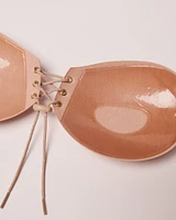 Soutien-gorge adhésif à lacets