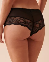 Culotte aux hanches dentelle et résille