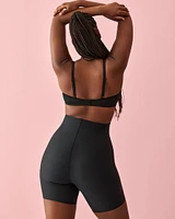 Short taille haute mi-cuisse maintien modéré en microfibre