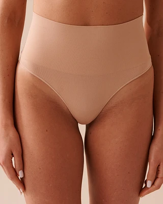 Culotte tanga de maintien taille haute en tissu sans coutures