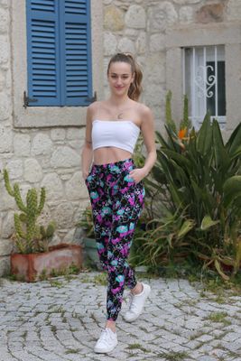 Buttery-Soft High Waist Floral Joggers with Double Pockets