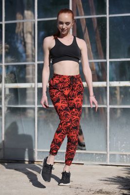 Buttery-Soft Drawstring Elastic Waist Red Roses Joggers Pants