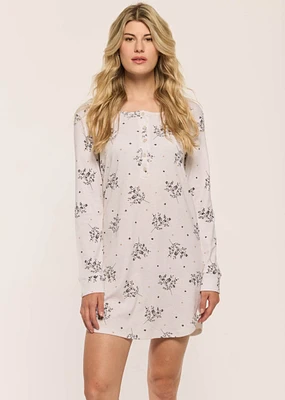Nightgown with flowers