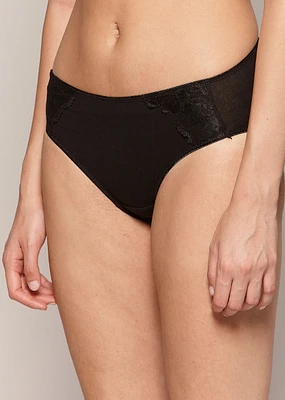 Culotte échancrée détail en dentelle (3 pour 24$)