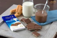 Lindt SWISS CLASSIC Double Milk Chocolate Bar, 100g