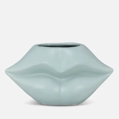 Curvy lips vase