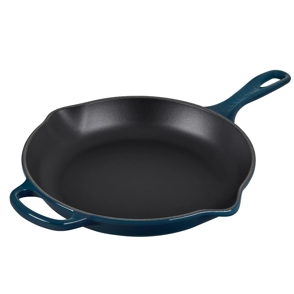 Le Creuset Signature 26cm Iron Handle Skillet - Agave