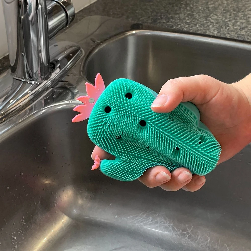 Brosse et éponge en forme de cactus par Gourmet OMG!