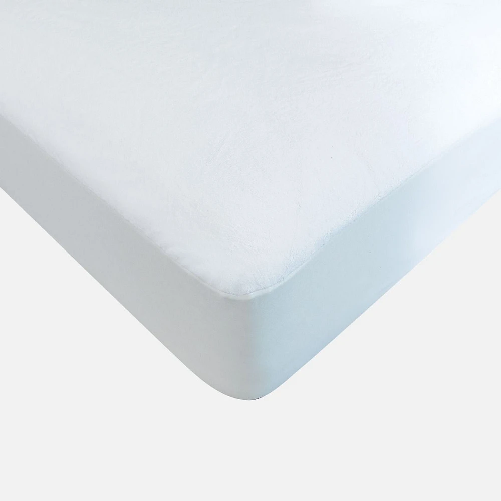 Luxury Plush Mattress Protector by HealthGuard