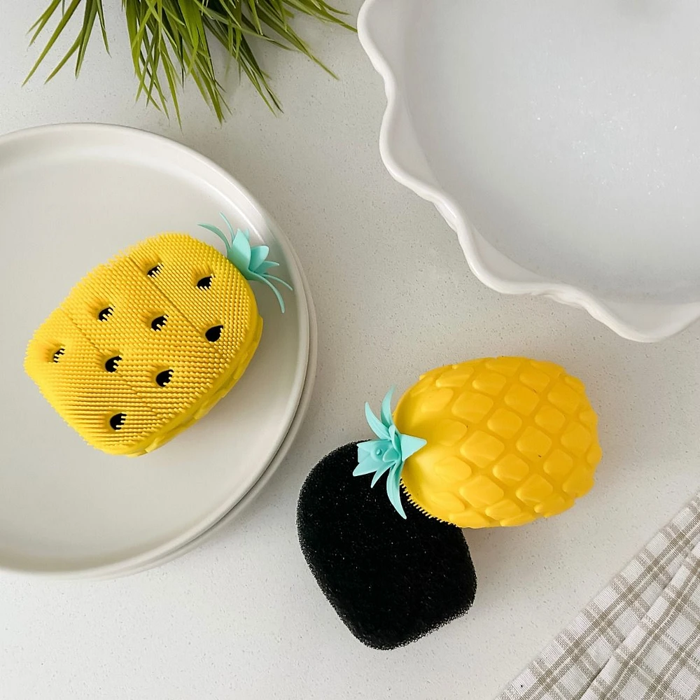 Brosse et éponge en forme d'ananas par Gourmet OMG!