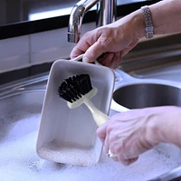 Brosse à casseroles et poêles - Crème