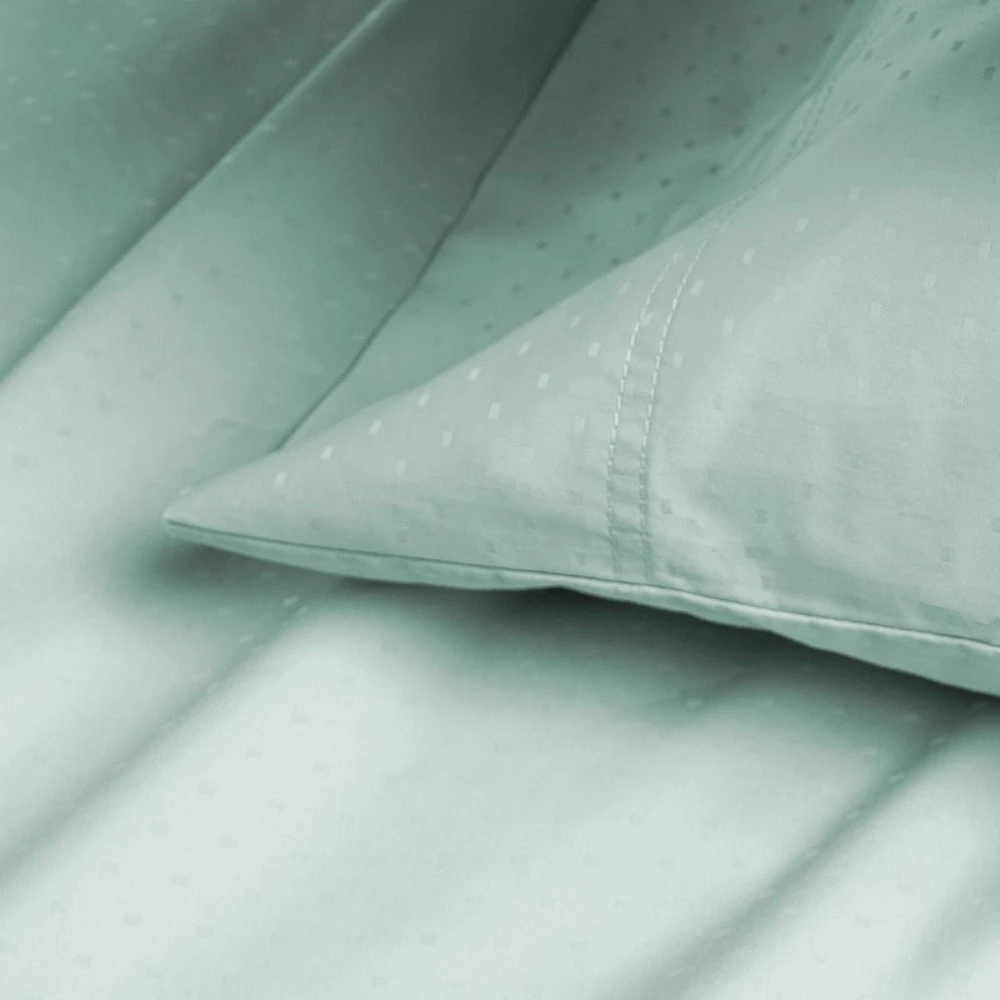 Swiss Dot Sheet Set