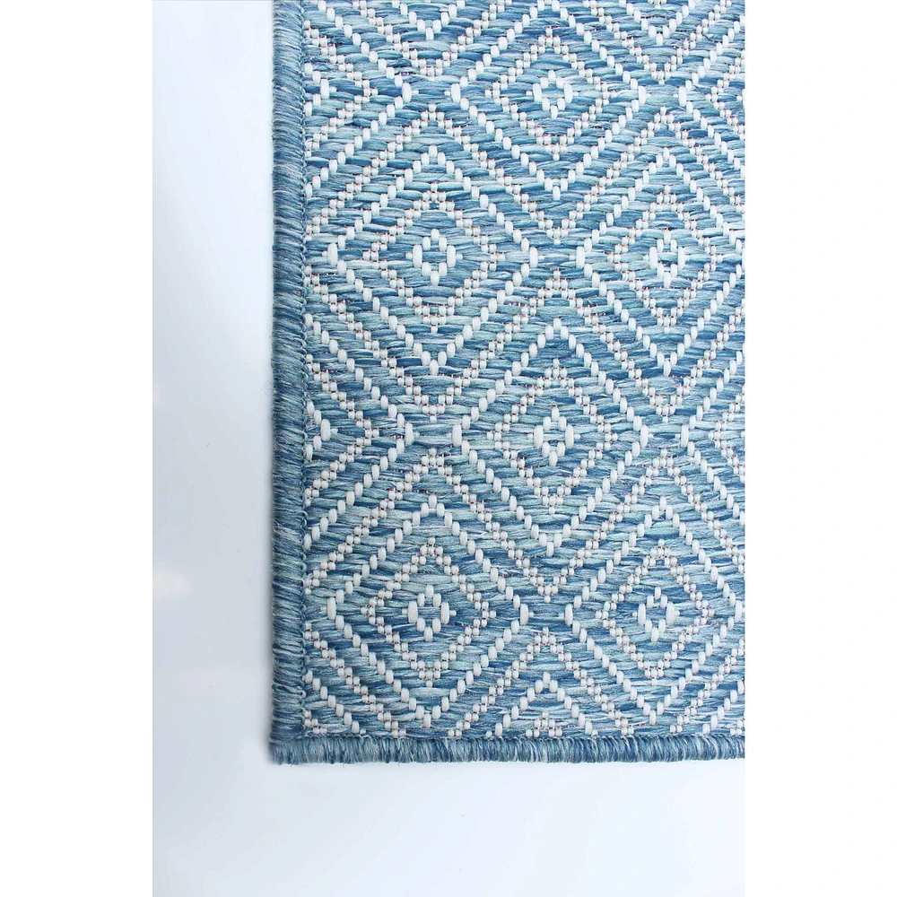 Gardenia Diamond Indoor/ Outdoor Blue Rug 6'7" x 9'6